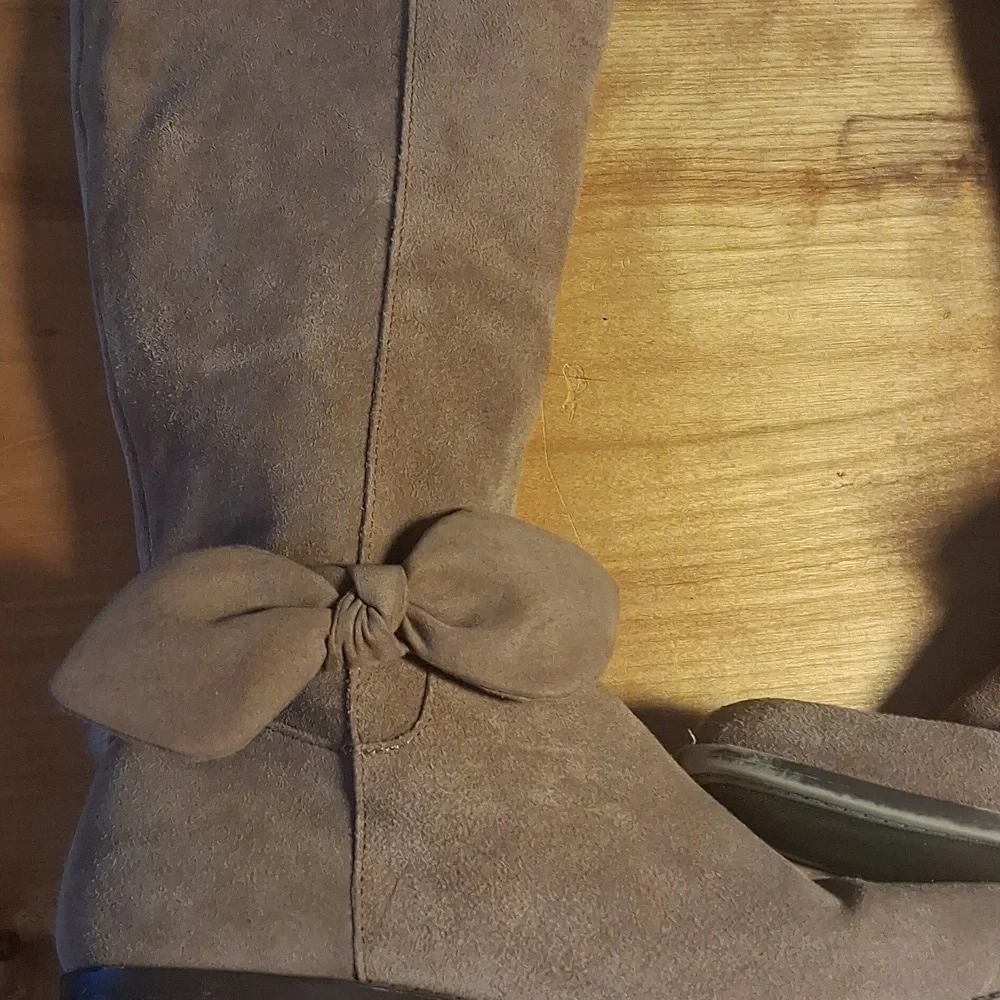 Gb Girls Boots With Bow Size 4